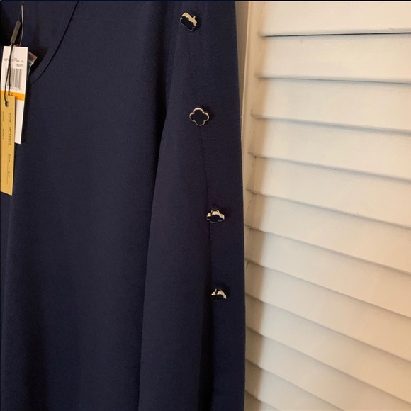 Top - Picture 3 of 7